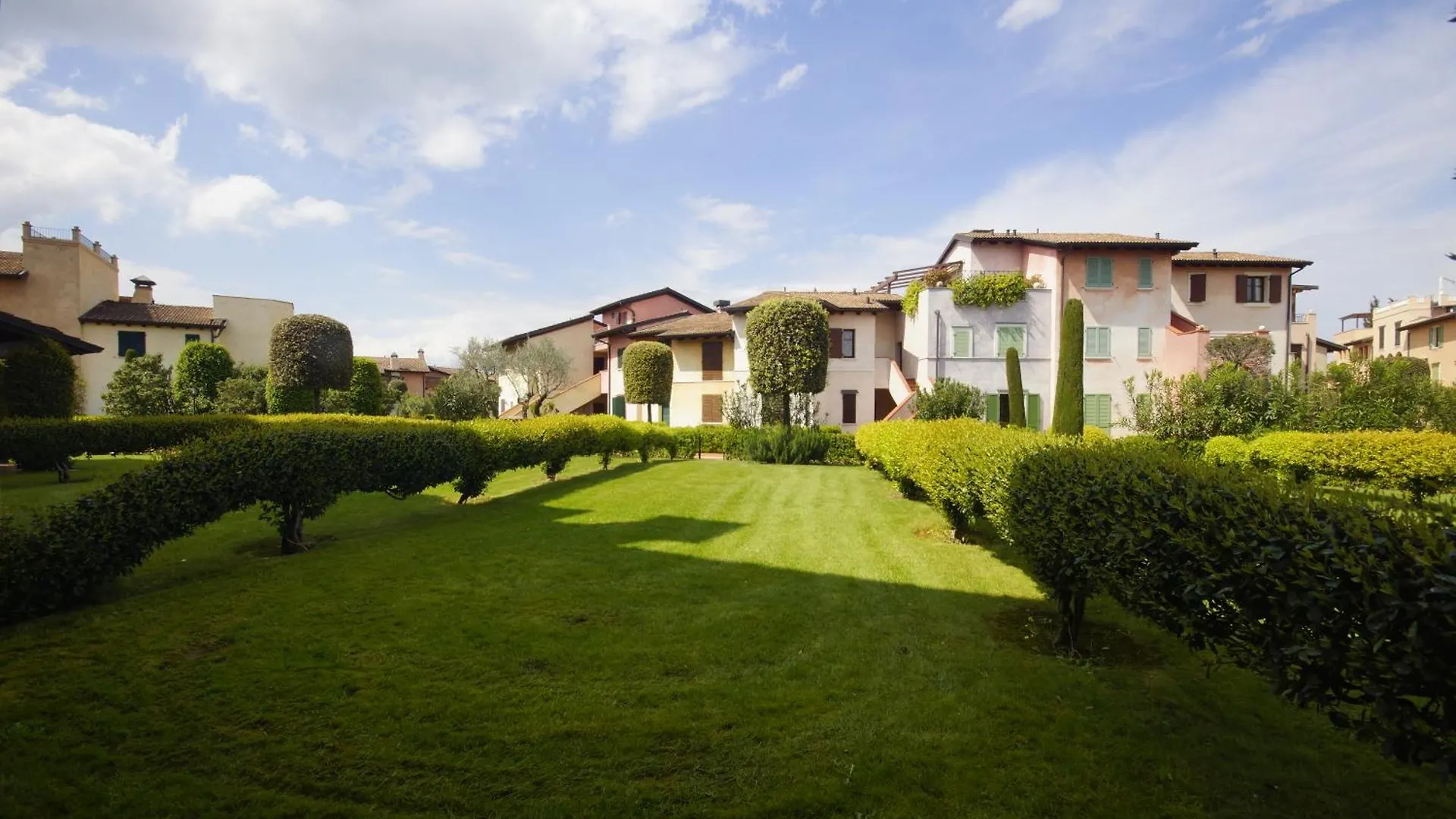 Aparthotel Lugana Resort & Sporting Club - Sermana Village Peschiera del Garda Italien